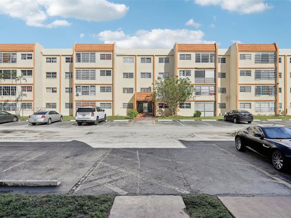 2301 NW 41st Ave 403, Lauderhill FL 33313