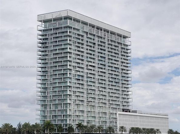 2000 Metropica Way 1607, Sunrise FL 33323