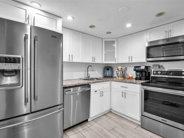 2600 Collins Ave 206, Miami Beach FL 33140