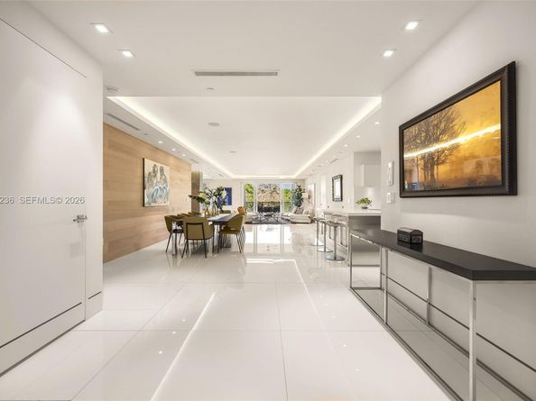 3535 Hiawatha Ave 305, Coconut Grove FL 33133