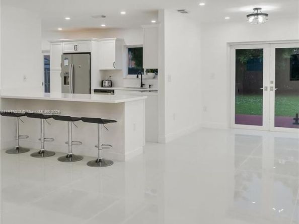 15309 SW 183rd Ter, Miami FL 33187