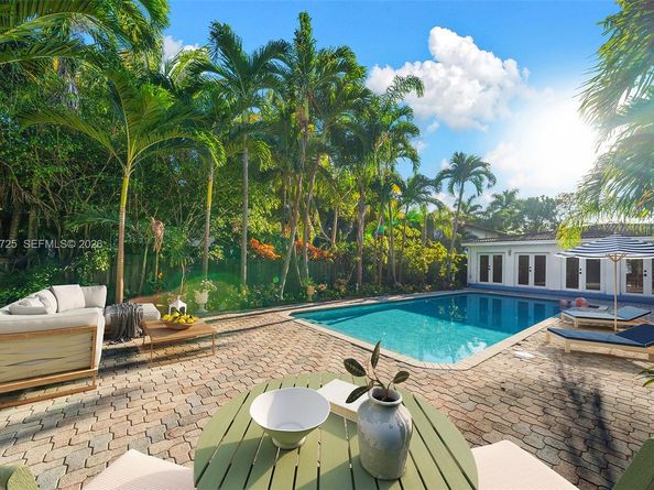 3755 Royal Palm Ave, Miami Beach FL 33140