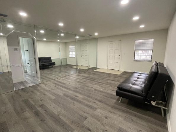 10415 NW 35th Ave, Miami FL 33147