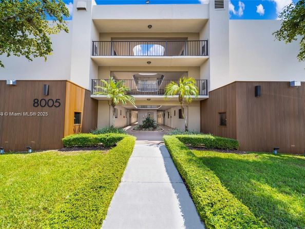 8005 SW 107th Ave 122, Miami FL 33173