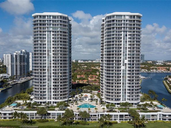 3802 NE 207th St 1001, Aventura FL 33180
