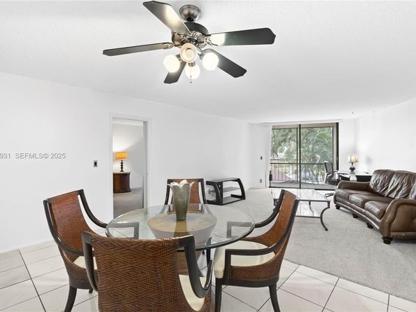 3800 N Hills Dr 206, Hollywood FL 33021