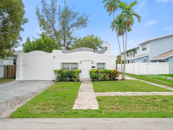 1726 Roosevelt St, Hollywood FL 33020