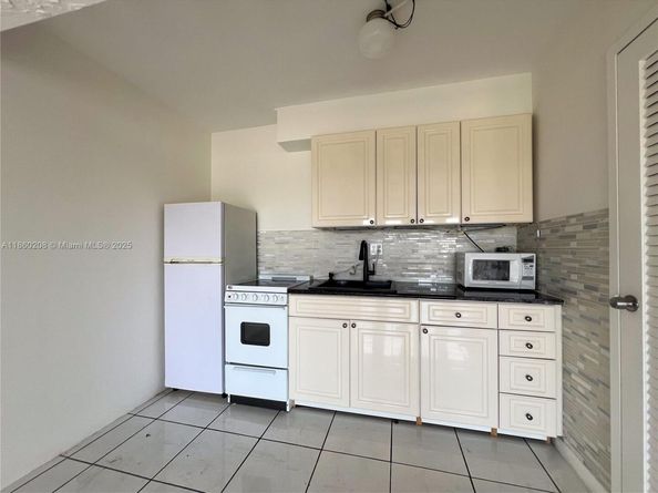 2200 E Hallandale Beach Blvd 603, Hallandale Beach FL 33009