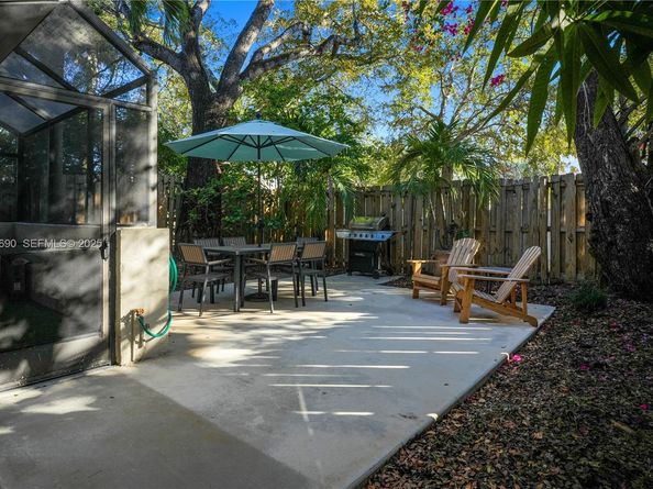 7963 SW 104th St 110A, Miami FL 33156