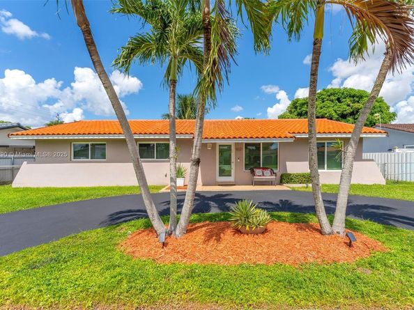 10121 SW 4th St, Miami FL 33174