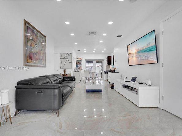 4310 SW 7th St, Miami FL 33134