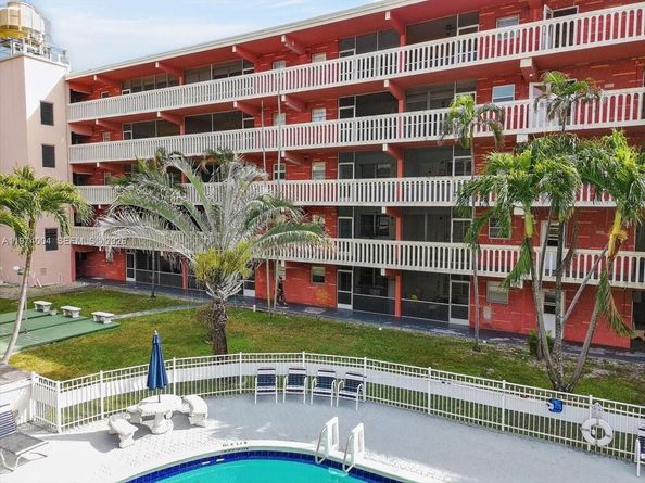 180 NE 12th Ave 15B, Hallandale Beach FL 33009