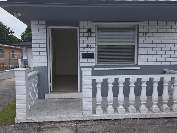 7056 SW 22nd St, Miami FL 33155