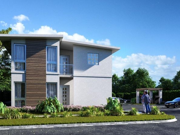 210 SE 10th St, Hallandale Beach FL 33009