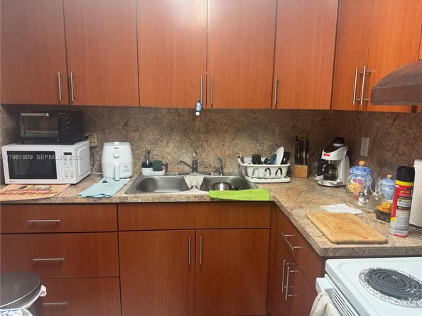 16701 NE 13th Ave 214, North Miami Beach FL 33162