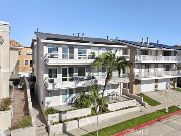 2520 Seaview Avenue, Corona Del Mar (newport Beach) CA 92625