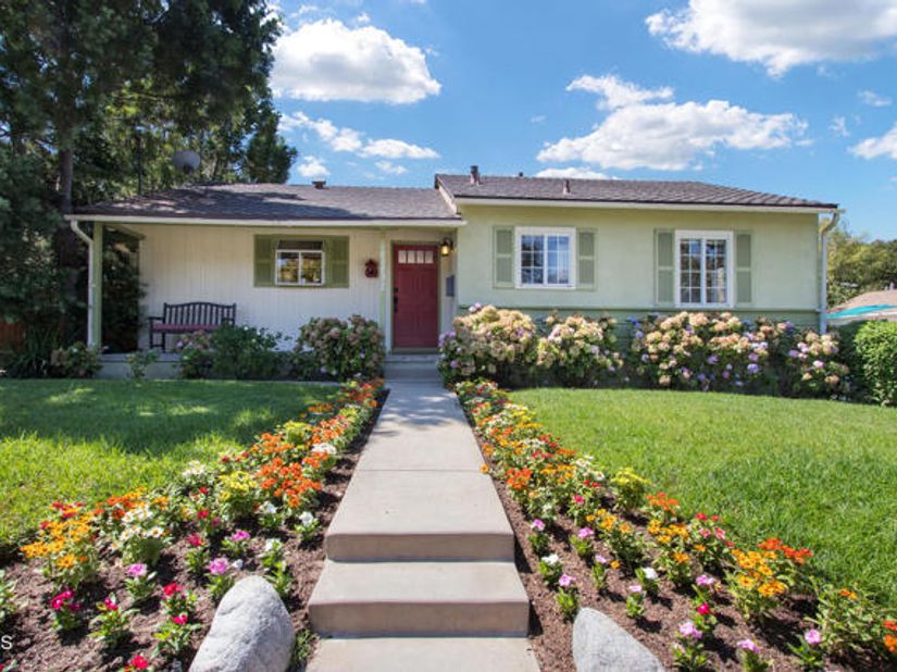 10373 Newhome Avenue, Sunland (los Angeles) CA 91040