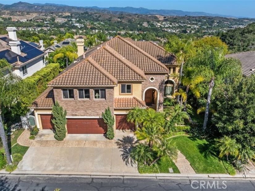 18 Claremont, Laguna Hills CA 92679