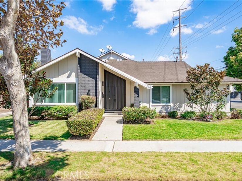 2601 W Juniper, Santa Ana CA 92704