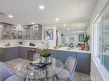 2640 W Meadowview