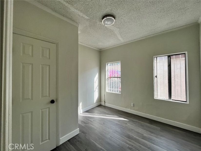611 W 57th, Los Angeles CA 90037