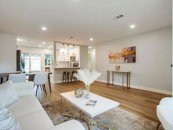 3839 Vista Campana 6, Oceanside CA 92057