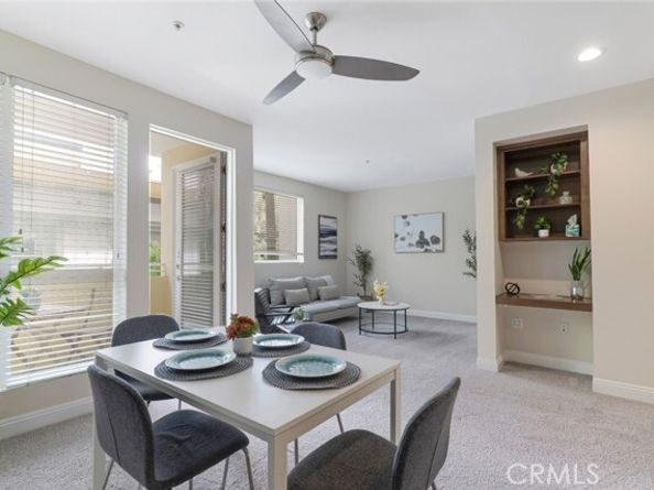21301 Erwin Street 228, Woodland Hills (los Angeles) CA 91367