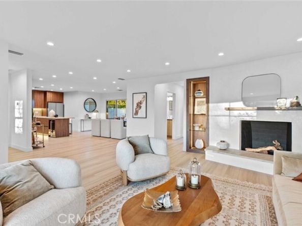 8372 Outland View Drive, Sun Valley (los Angeles) CA 91352