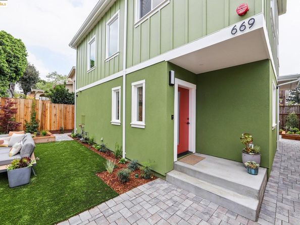 669 Alcatraz Ave, Oakland CA 94609