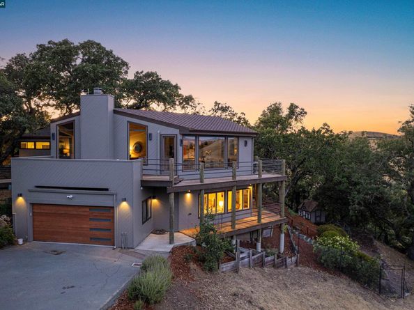 2 Leeward Glen, Lafayette CA 94549