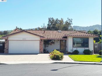 6894 Heath Ct