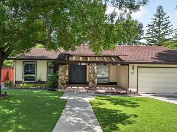 10 Edie Ct