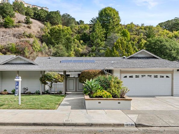 8170 Surrey Ln, Oakland CA 94605