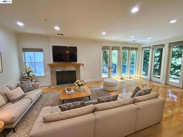 19 Edgewood Pl, Belmont CA 94002
