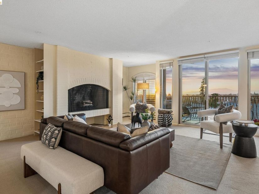 5405 Carlton St 202, Oakland CA 94618
