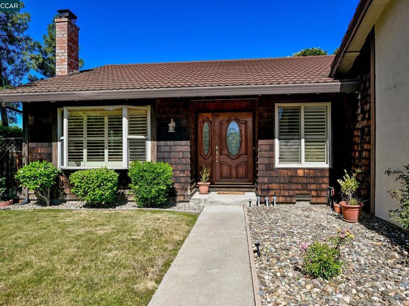 1284 Pinecrest Dr, Concord CA 94521