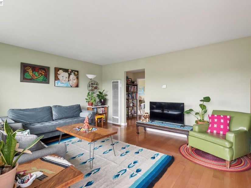 3054 Bona St D, Oakland CA 94601