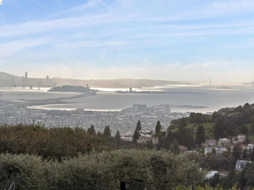 5 Woodside Way, Oakland CA 94611