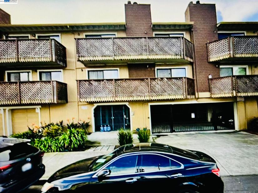2868 38 8, Oakland CA 94619