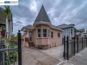 3035 Logan St
