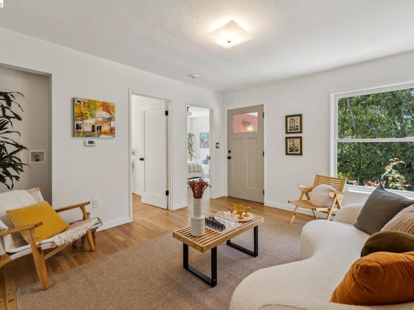 2218 Parker St, Berkeley CA 94704