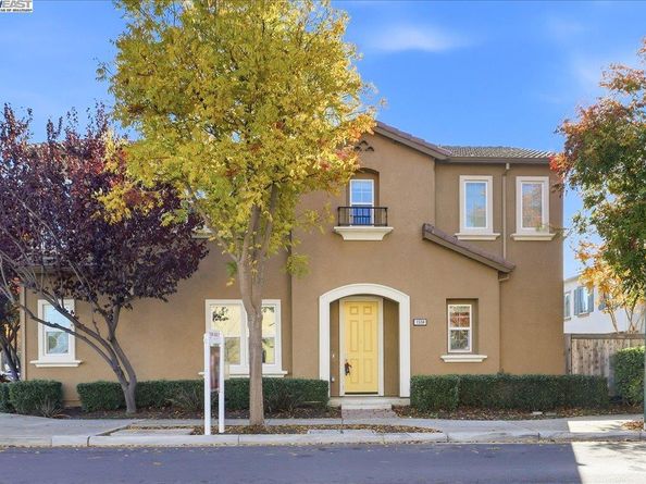 1504 Middle Ln, Hayward CA 94545