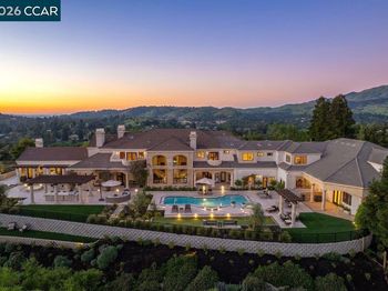 251 Santiago Ln