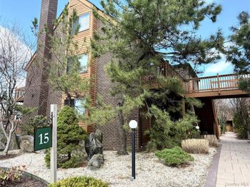 15 Greenridge Avenue