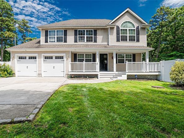 5 Ormond Place, Mastic NY 11950