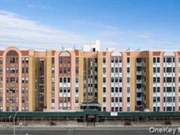 25 W Broadway 204, Long Beach NY 11561