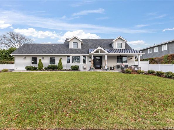 320 Clearview Lane, Massapequa NY 11758