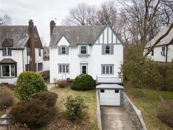 60 Parkway E