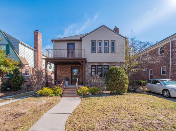 7363 195th Street, Fresh Meadows NY 11366