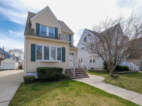 106 Dubois Avenue, Valley Stream NY 11581